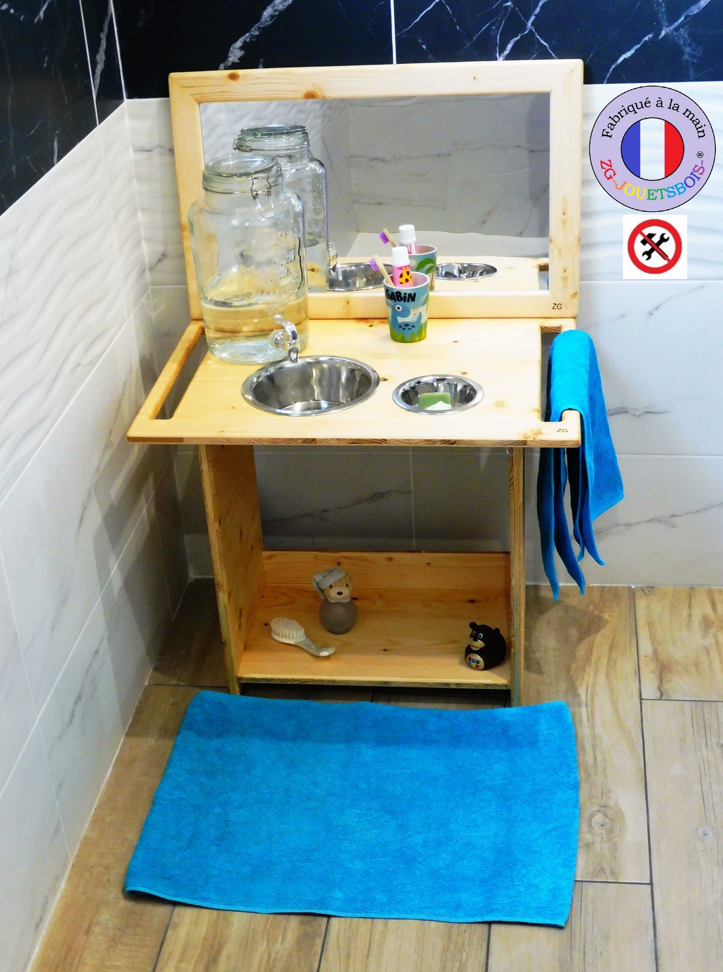 Montessori washing table set + mirror to stand or hang