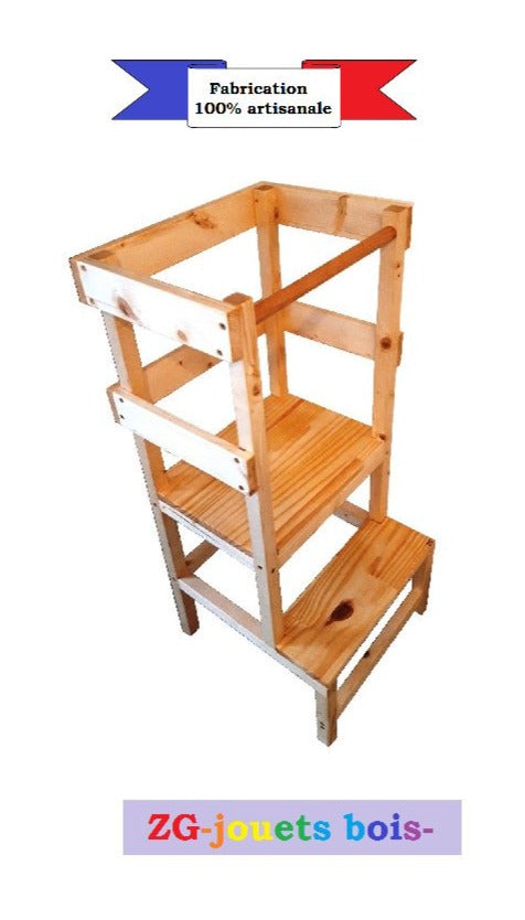 Structure détaillée tour d'observation Montessori marches et plateforme vue de biais